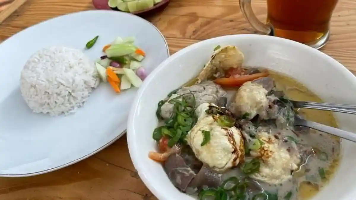 Sop Kaki Kambing Roky: Rahasia Rasa Autentik di Gang Sempit Cilacap